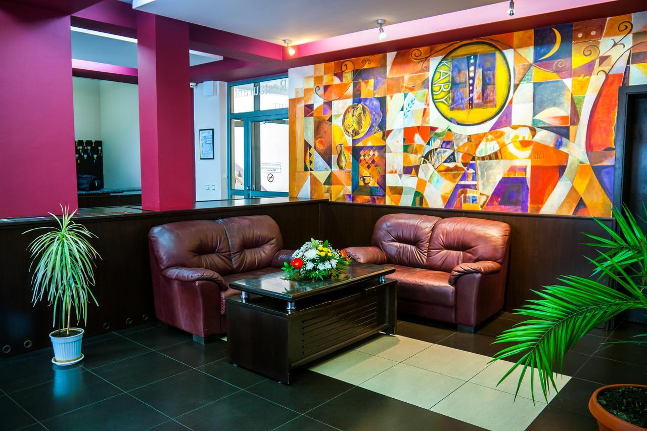 Hotel Kabile Ямбол Экстерьер фото