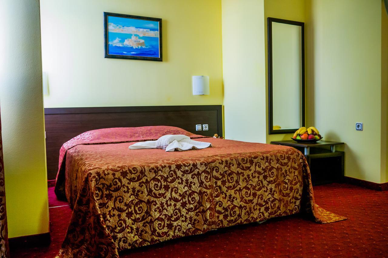 Hotel Kabile Ямбол Экстерьер фото