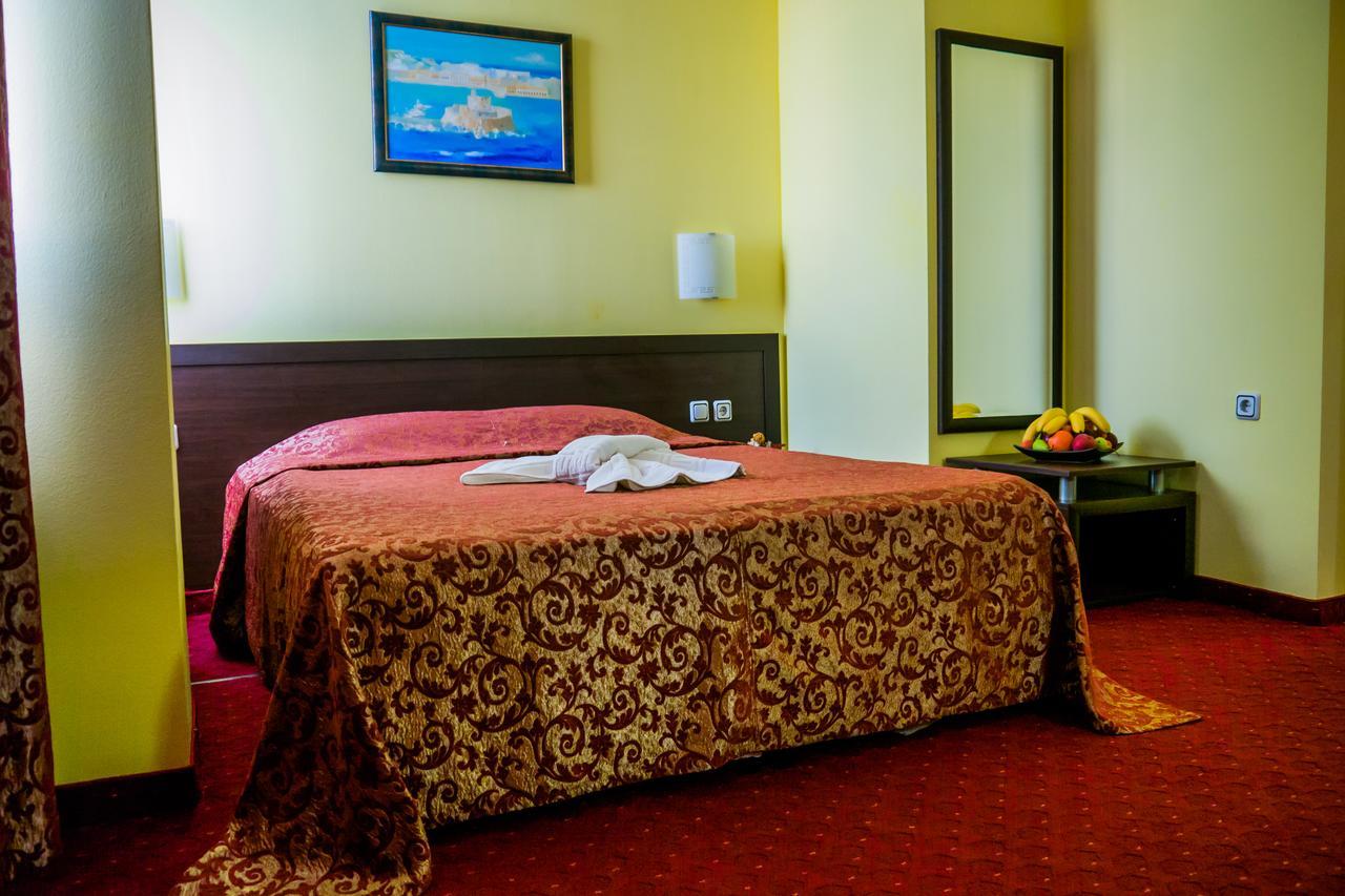 Hotel Kabile Ямбол Экстерьер фото