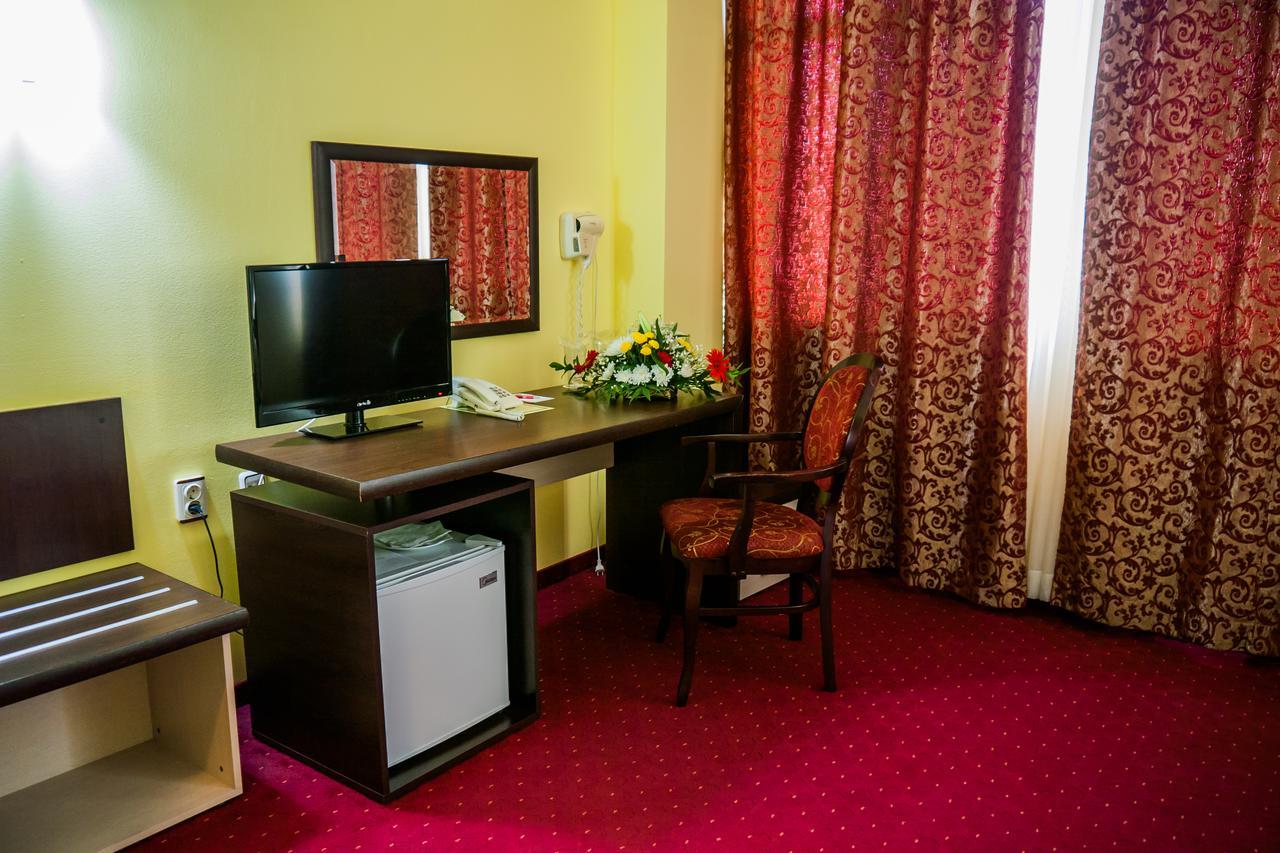 Hotel Kabile Ямбол Экстерьер фото
